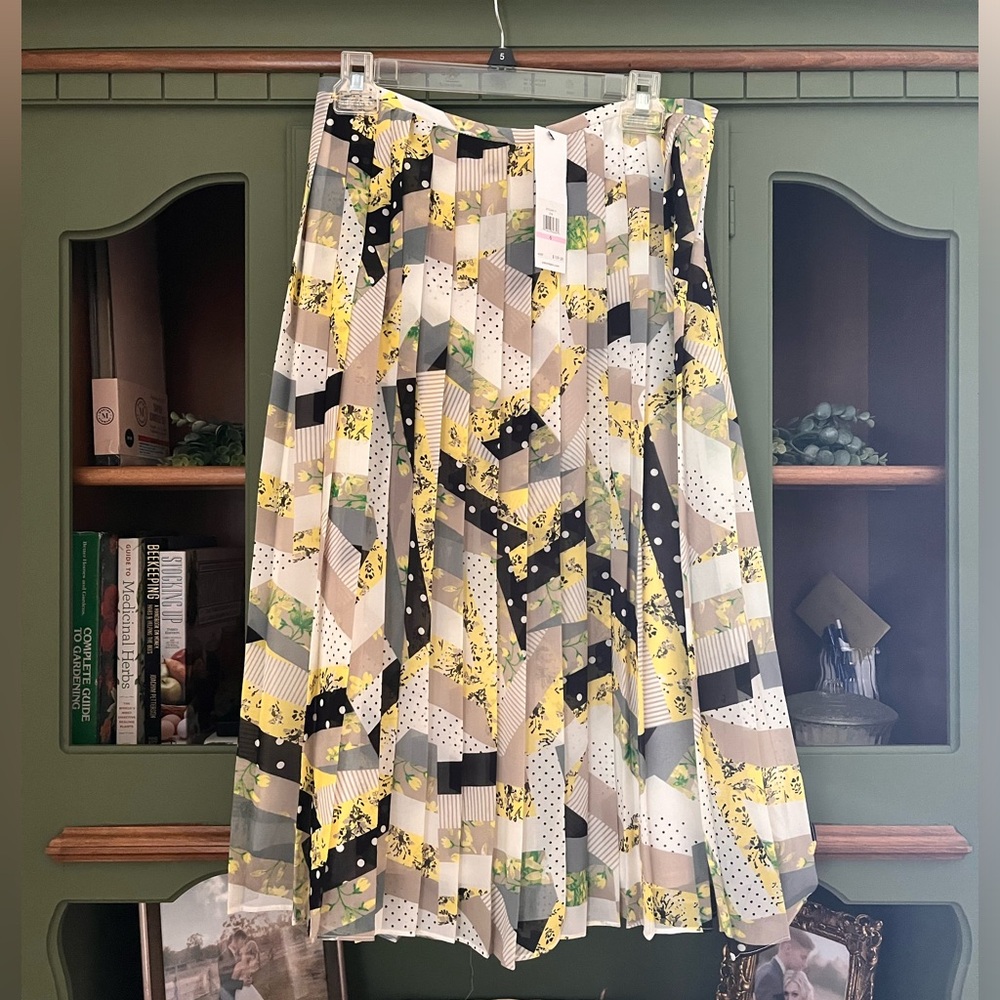 NWT Calvin Klein Abstract Skirt